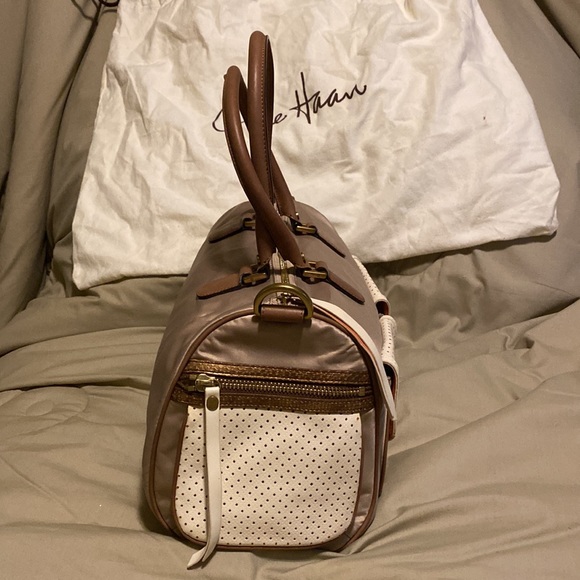 Cole Haan Shoulder Bag Like New with Storage Bag - Picture 4 of 14